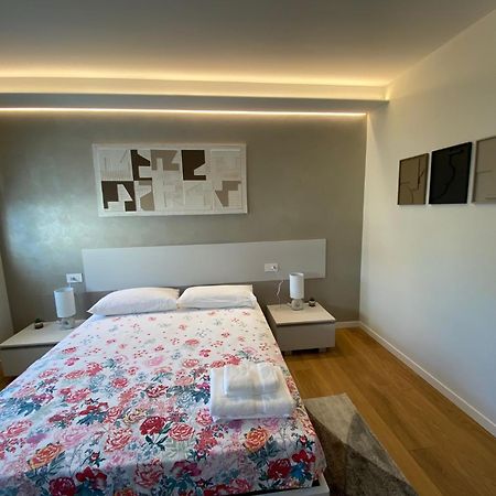 Hz+ Costantini Apartman Pordenone Kültér fotó